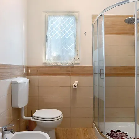 Casa Lavanda Vicino Al Mare * Massa (Tuscany)